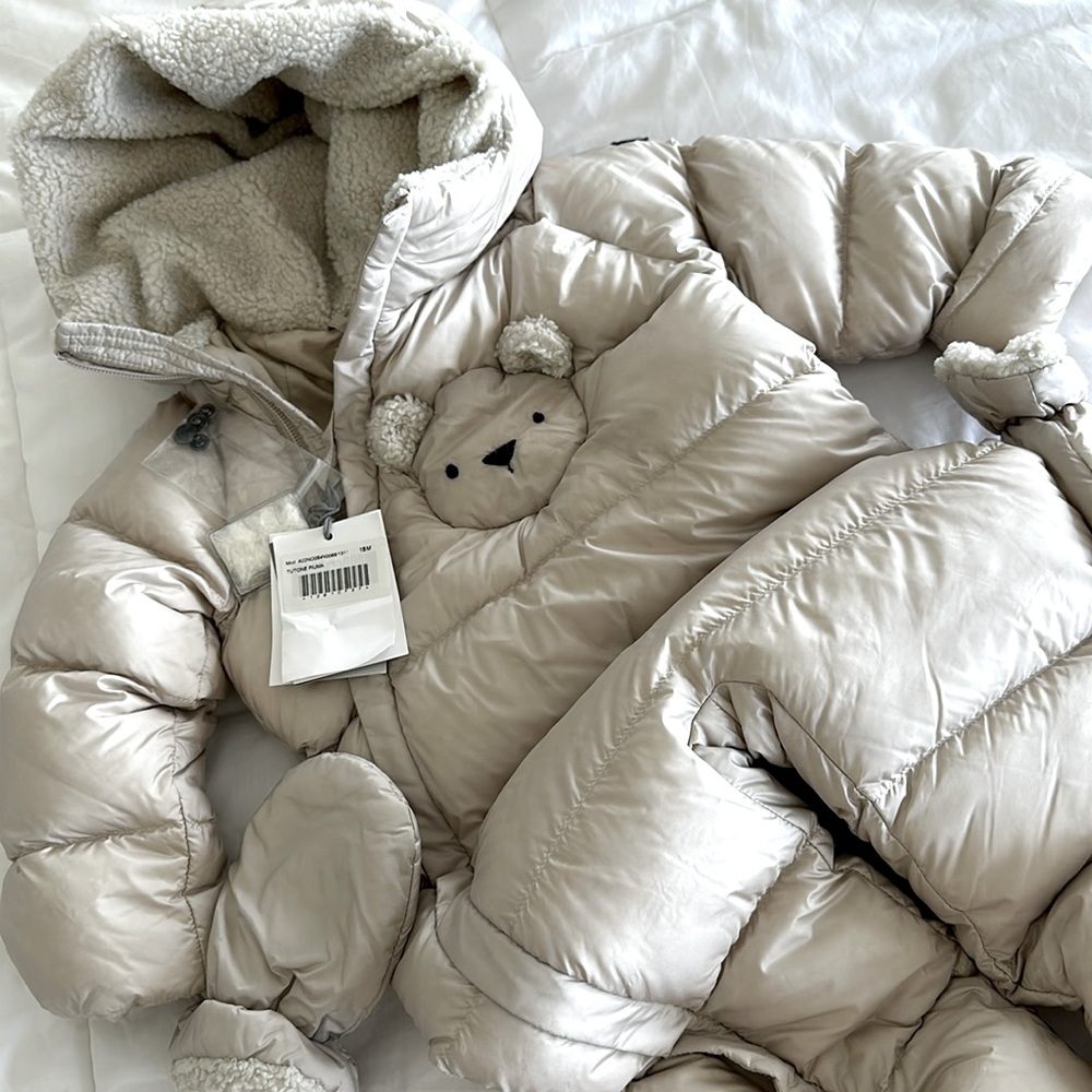 Il Gufo quilted and hooded toddler down snowsuit BNWT